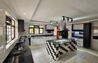 5 Bed Villa with En Suite in Runda - 4