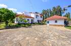 4 Bed Townhouse with En Suite at Beach Road - 2