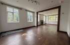 4 Bed House with Swimming Pool in Rosslyn - 9