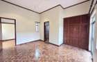 5 Bed Townhouse with En Suite in Brookside - 10