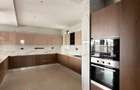 3 Bed Apartment with En Suite in Riverside - 8