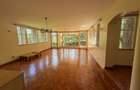 5 Bed House with En Suite at Rhino Park Road - 6