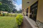 5 Bed House with En Suite in Lavington - 2