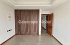 4 Bed Apartment with En Suite in Riverside - 3