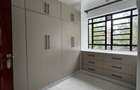 5 Bed Townhouse at Near Galleria Mall - 13