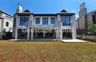 5 Bed House with En Suite in Runda - 1