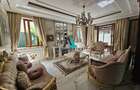 6 Bed Townhouse with En Suite in Lavington - 2