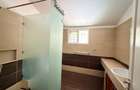 4 Bed Villa with En Suite in Hill View - 10