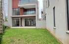 5 Bed Townhouse with En Suite at Lavington Green - 14