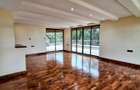 4 Bed House with En Suite in Rosslyn - 14
