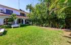 6 Bed House with En Suite at Greenwood Drive - 1