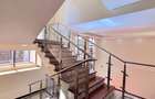 5 Bed Townhouse with En Suite in Lavington - 6