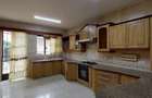4 Bed Townhouse with En Suite in Brookside - 2