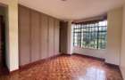 5 Bed Townhouse with En Suite in Rosslyn - 4