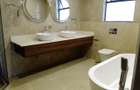 5 Bed Townhouse with En Suite in Lavington - 16