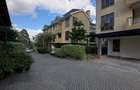 5 Bed Townhouse with En Suite in Lavington - 3