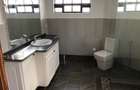 5 Bed House with En Suite in Nyari - 8