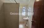 5 Bed House with En Suite in Riverside - 11