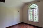 5 Bed Townhouse with En Suite in Lavington - 16