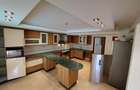 5 Bed Townhouse with En Suite at Convent Drive - 7