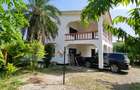 4 Bed House with En Suite at Portreitz - 7