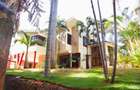 4 Bed Townhouse with En Suite - 1
