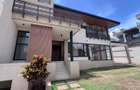 4 Bed House with En Suite in Membley - 1