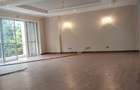 3 Bed Apartment with En Suite in Riverside - 2