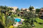 Serviced 3 Bed Apartment with En Suite at Green Wood - 1