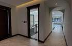 6 Bed House with En Suite in Nyari - 10