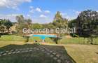 4 Bed House with En Suite in Rosslyn - 1