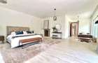 5 Bed Villa with En Suite at Ololua - 8