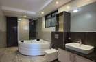4 Bed Apartment with En Suite in Riverside - 19