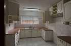 5 Bed Townhouse with En Suite at James Gichuru - 13
