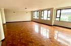 3 Bed Apartment with En Suite in Riverside - 4