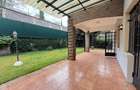 5 Bed Townhouse with En Suite at Lavington - 1