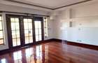 5 Bed House with En Suite in Runda - 12