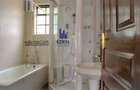 3 Bed Apartment with En Suite in Valley Arcade - 13