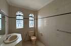 4 Bed Townhouse with En Suite in Riverside - 12