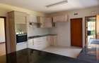 5 Bed Townhouse with En Suite in Nyari - 13