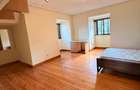 7 Bed House with En Suite in Runda - 20
