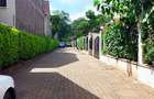 4 Bed House with En Suite in Lavington - 9