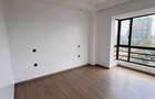 3 Bed Apartment with En Suite at Riverside Drive - 11