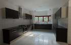 5 Bed Townhouse with En Suite in Runda - 11