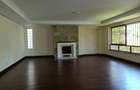 5 Bed Townhouse with En Suite in Spring Valley - 4