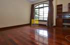 3 Bed Apartment in Riverside - 11