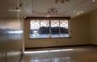 5 Bed Townhouse with En Suite at Valley Arcade - 13
