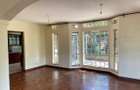 5 Bed Villa with En Suite in Rosslyn - 10