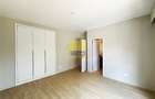 5 Bed Villa with En Suite in Kyuna - 9