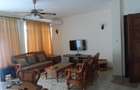 Serviced 3 Bed Apartment with En Suite at Links - 18